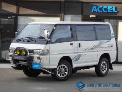 Mitsubishi Delica Starwagon