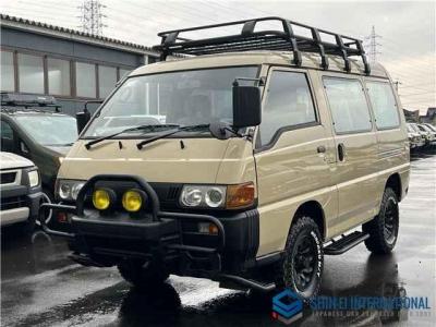 Mitsubishi Delica Starwagon