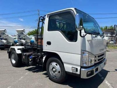 Isuzu ELF Truck