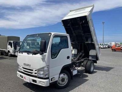 Isuzu ELF Truck