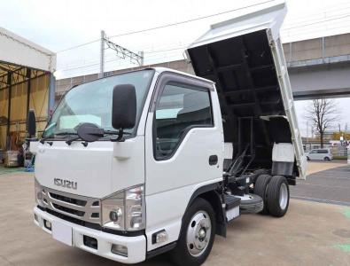 Isuzu ELF Truck