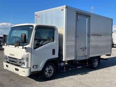 Isuzu ELF Truck