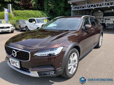 Volvo V90