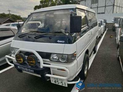 Mitsubishi Delica Starwagon