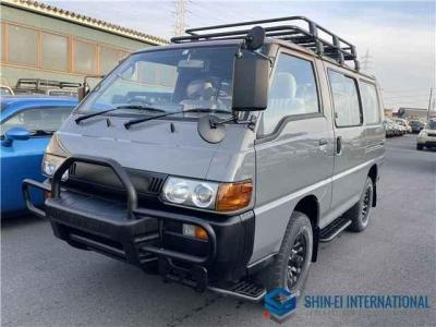 Mitsubishi Delica Starwagon