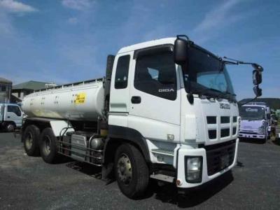 Isuzu Giga