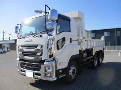 Isuzu Giga