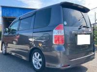 Toyota Noah 2010