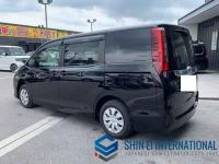 Toyota Noah 2015