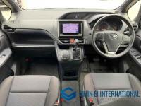 Toyota Noah 2015