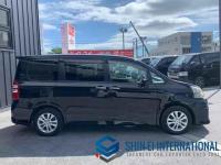 Toyota Noah 2011