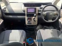 Toyota Noah 2011