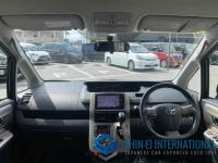 Toyota Noah 2011