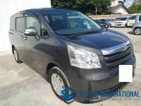 Toyota Noah 2009