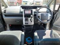 Toyota Noah 2009