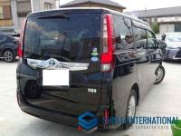 Toyota Noah 2014