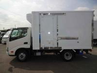Hino Dutro 2022