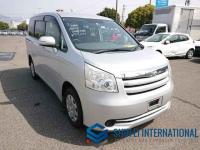 Toyota Noah 2008