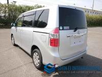 Toyota Noah 2008