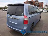 Toyota Noah 2008