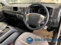 Toyota Hiace Commuter VAN 2018