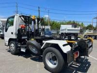 Isuzu ELF 2023
