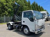 Isuzu ELF 2023