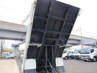 Isuzu ELF 2022