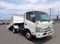 Hino Dutro 2022