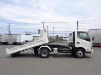 Hino Dutro 2022