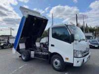 Hino Dutro 2023
