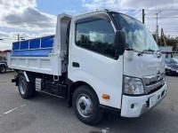 Hino Dutro 2023