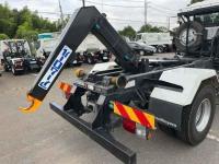 Isuzu Forward 2021