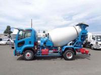 Isuzu Forward 2022