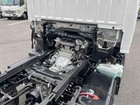 Isuzu ELF 2023