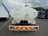 Isuzu ELF 2010