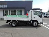 Isuzu ELF 2023