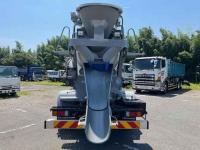 Isuzu Forward 2023