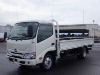 Hino Dutro 2024