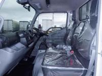 Hino Dutro 2024