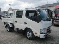 Hino Dutro 2024