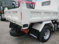 Hino Dutro 2024