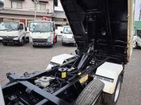 Isuzu ELF 2016