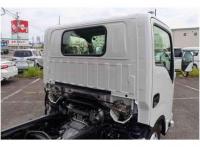 Isuzu ELF 2023
