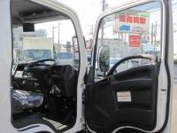Isuzu ELF 2023