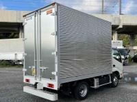 Hino Dutro 2024