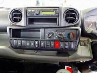 Hino Dutro 2024