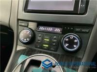 Toyota Mark X Zio 2012