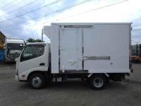 Hino Dutro 2024