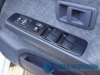Toyota Hilux Sports Pickup 2003